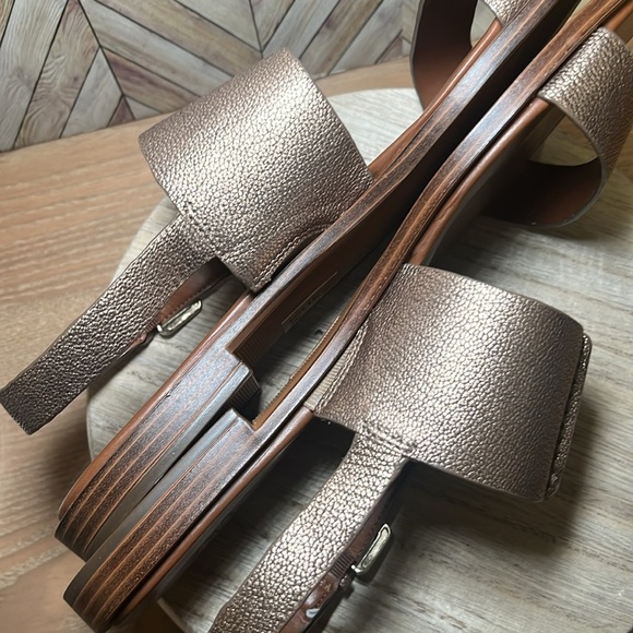 NATURLIZER Leather Fairfax Slingback Sandals Gold & Brown Travel Vacation Comfy - Picture 9 of 9